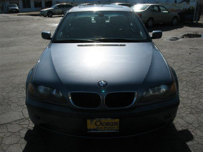 2005 BMW 325 i -
Cars.com </title>
<meta name="title" content="2005 BMW 325 i - Cars.com"/>
<meta name="description" content="Listed on Cars.com