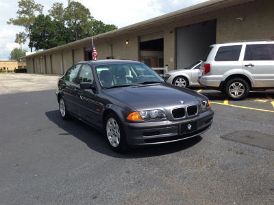 2001 BMW 325 i -
Cars.com </title>
<meta name="title" content="2001 BMW 325 i - Cars.com"/>
<meta name="description" content="Listed on Cars.com