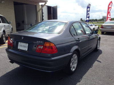2001 BMW 325 i -
Cars.com </title>
<meta name="title" content="2001 BMW 325 i - Cars.com"/>
<meta name="description" content="Listed on Cars.com