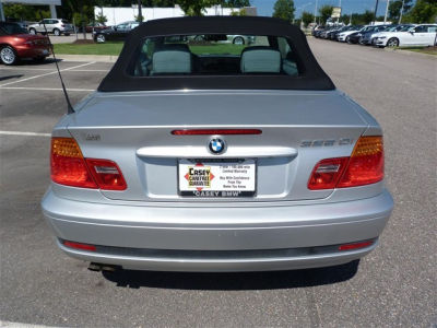 2004 BMW 325  Ci -
   Cars.com </title>
   <meta name="title" content="2004 BMW 325  Ci - Cars.com"/>
   <meta name="description" content="Listed on Cars.com