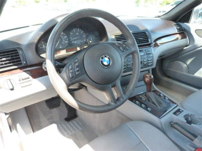 2004 BMW 325  Ci -
   Cars.com </title>
   <meta name="title" content="2004 BMW 325  Ci - Cars.com"/>
   <meta name="description" content="Listed on Cars.com