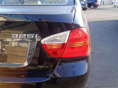 2006 BMW 325 i -
Cars.com </title>
<meta name="title" content="2006 BMW 325 i - Cars.com"/>
<meta name="description" content="Listed on Cars.com