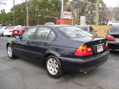2001 BMW 325 i -
Cars.com </title>
<meta name="title" content="2001 BMW 325 i - Cars.com"/>
<meta name="description" content="Listed on Cars.com
