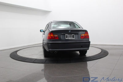 2003 BMW 325 xi -
Cars.com </title>
<meta name="title" content="2003 BMW 325 xi - Cars.com"/>
<meta name="description" content="Listed on Cars.com