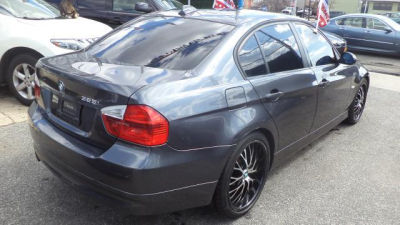 2006 BMW 325  i -
   Cars.com </title>
   <meta name="title" content="2006 BMW 325  i - Cars.com"/>
   <meta name="description" content="Listed on Cars.com