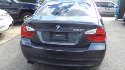 2006 BMW 325  i -
   Cars.com </title>
   <meta name="title" content="2006 BMW 325  i - Cars.com"/>
   <meta name="description" content="Listed on Cars.com
