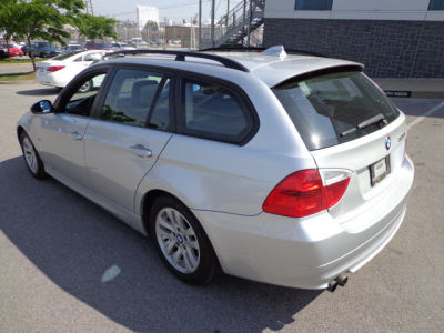 2006 BMW 325  xiT -
   Cars.com </title>
   <meta name="title" content="2006 BMW 325  xiT - Cars.com"/>
   <meta name="description" content="Listed on Cars.com