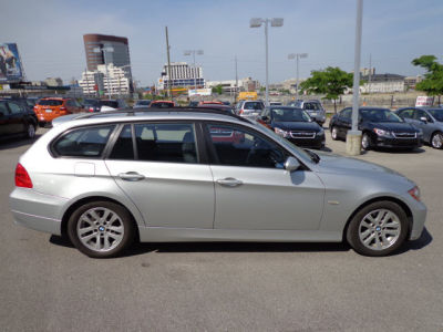 2006 BMW 325  xiT -
   Cars.com </title>
   <meta name="title" content="2006 BMW 325  xiT - Cars.com"/>
   <meta name="description" content="Listed on Cars.com