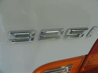 2002 BMW 325 i -
Cars.com </title>
<meta name="title" content="2002 BMW 325 i - Cars.com"/>
<meta name="description" content="Listed on Cars.com