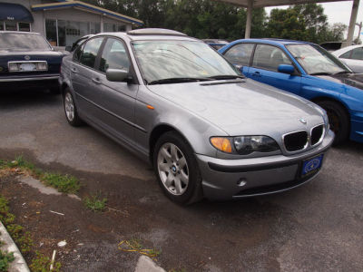 2004 BMW 325 xi -
Cars.com </title>
<meta name="title" content="2004 BMW 325 xi - Cars.com"/>
<meta name="description" content="Listed on Cars.com