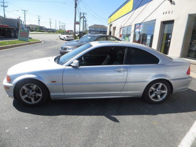 2002 BMW 325  Ci -
   Cars.com </title>
   <meta name="title" content="2002 BMW 325  Ci - Cars.com"/>
   <meta name="description" content="Listed on Cars.com