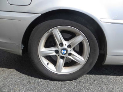 2002 BMW 325  Ci -
   Cars.com </title>
   <meta name="title" content="2002 BMW 325  Ci - Cars.com"/>
   <meta name="description" content="Listed on Cars.com