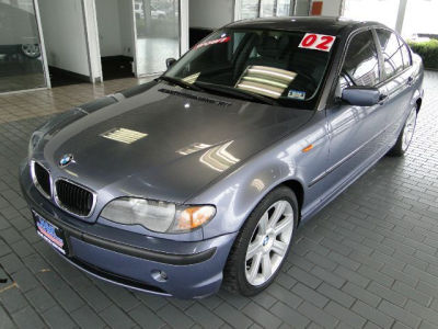 2002 BMW 325  i -
   Cars.com </title>
   <meta name="title" content="2002 BMW 325  i - Cars.com"/>
   <meta name="description" content="Listed on Cars.com