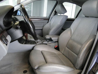 2002 BMW 325 i -
Cars.com </title>
<meta name="title" content="2002 BMW 325 i - Cars.com"/>
<meta name="description" content="Listed on Cars.com