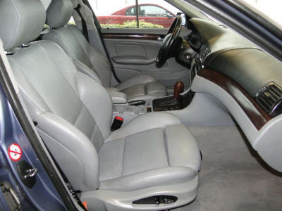 2002 BMW 325 i -
Cars.com </title>
<meta name="title" content="2002 BMW 325 i - Cars.com"/>
<meta name="description" content="Listed on Cars.com