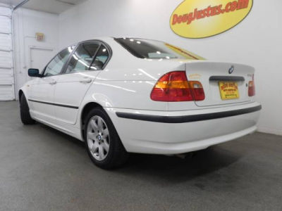 2003 BMW 325 i -
Cars.com </title>
<meta name="title" content="2003 BMW 325 i - Cars.com"/>
<meta name="description" content="Listed on Cars.com