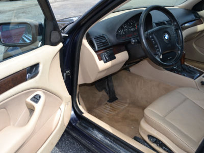 2001 BMW 325 i -
Cars.com </title>
<meta name="title" content="2001 BMW 325 i - Cars.com"/>
<meta name="description" content="Listed on Cars.com