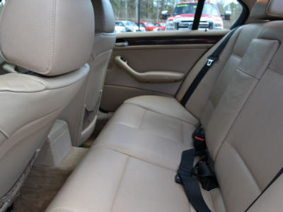 2001 BMW 325 i -
Cars.com </title>
<meta name="title" content="2001 BMW 325 i - Cars.com"/>
<meta name="description" content="Listed on Cars.com