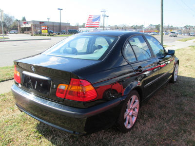 2003 BMW 325 i -
Cars.com </title>
<meta name="title" content="2003 BMW 325 i - Cars.com"/>
<meta name="description" content="Listed on Cars.com