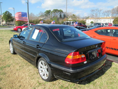 2003 BMW 325 i -
Cars.com </title>
<meta name="title" content="2003 BMW 325 i - Cars.com"/>
<meta name="description" content="Listed on Cars.com