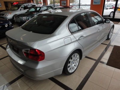 2006 BMW 330  i