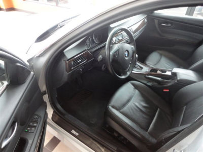 2006 BMW 330  i