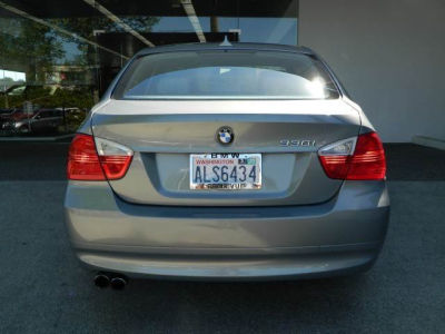 2006 BMW 330 i