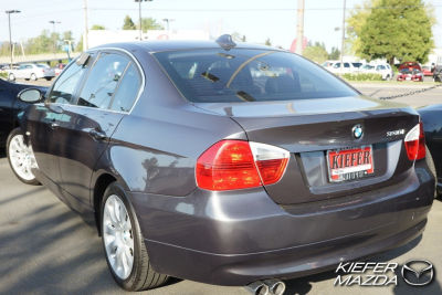 2006 BMW 330  i