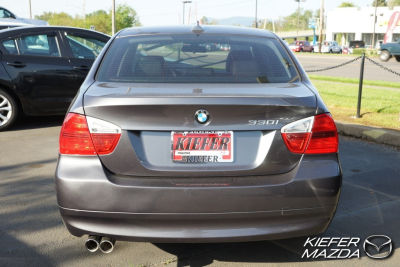 2006 BMW 330  i