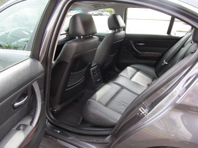 2006 BMW 330 i