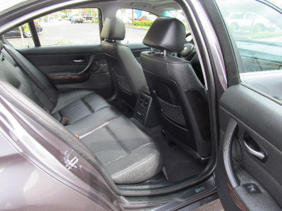 2006 BMW 330 i