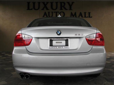 2006 BMW 330  i