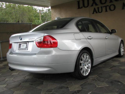 2006 BMW 330  i