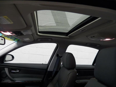 2006 BMW 330  i