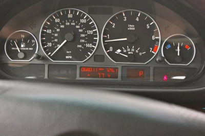 2004 BMW 330  xi