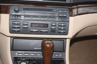 2004 BMW 330  xi