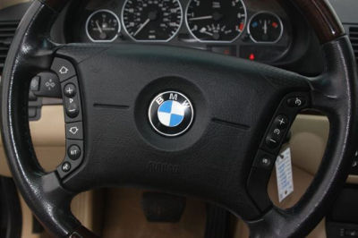 2004 BMW 330  xi