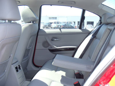 2006 BMW 330  i