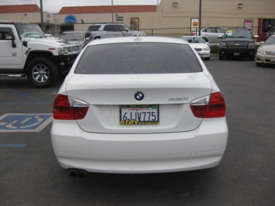 2006 BMW 330  i