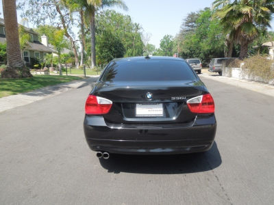 2006 BMW 330  i