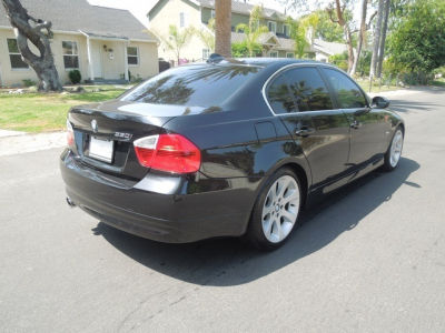 2006 BMW 330  i