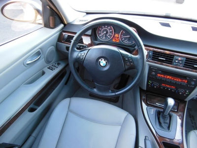 2006 BMW 330 i