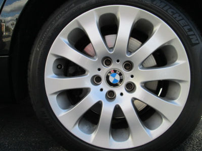 2006 BMW 330  xi