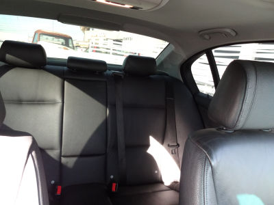 2006 BMW 330  i