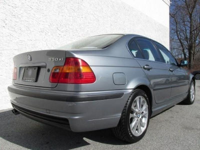 2005 BMW 330  xi