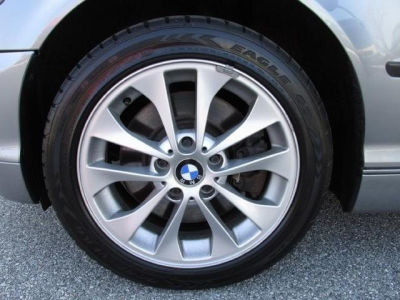 2005 BMW 330  xi