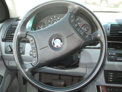 2006 BMW 330  xi