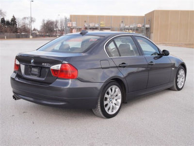 2006 BMW 330  i