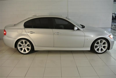 2006 BMW 330  i