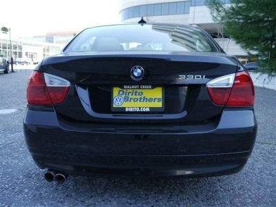 2006 BMW 330  i